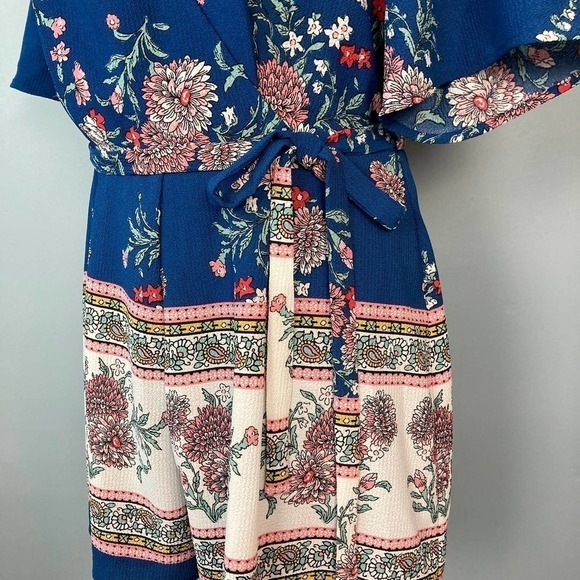 TRIXXI Clothing Company Midnight Blue Crepe Floral Suplice Romper Women's Size M - Picture 4 of 12